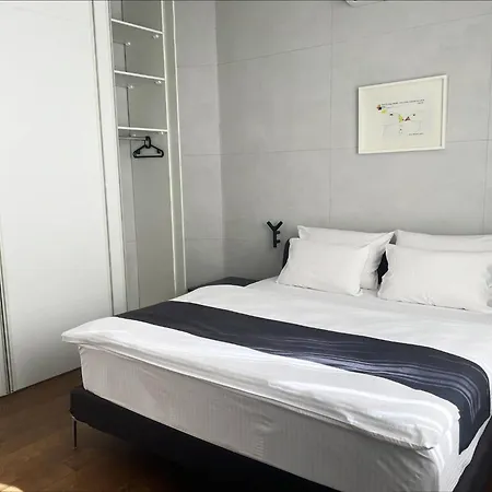 Apartment Three Bedroom Sava Square *
