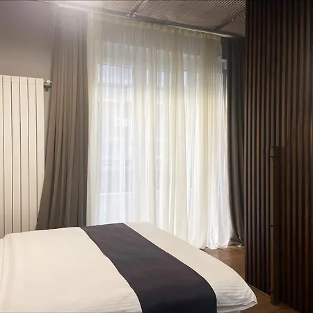 Three Bedroom Sava Square * Belgrade